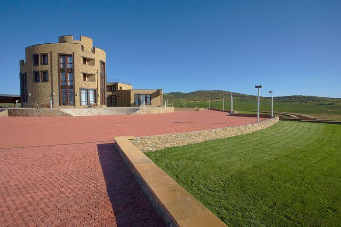 Edoardo Miroglio Private Boutique Winery Tour - The traditional cellar visit: why the cellar stop is more than a photo break