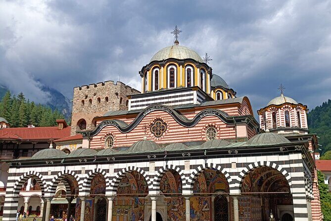 Luxury Day Trip to Boyana Church and Rila Monastery - Han Dyavolski Vodi restaurant stop: a chance to eat local on your terms