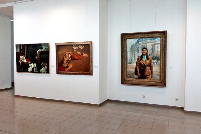 Self-guided Tour in the Museum of Socialist Art - Who should book this self-guided museum stop?