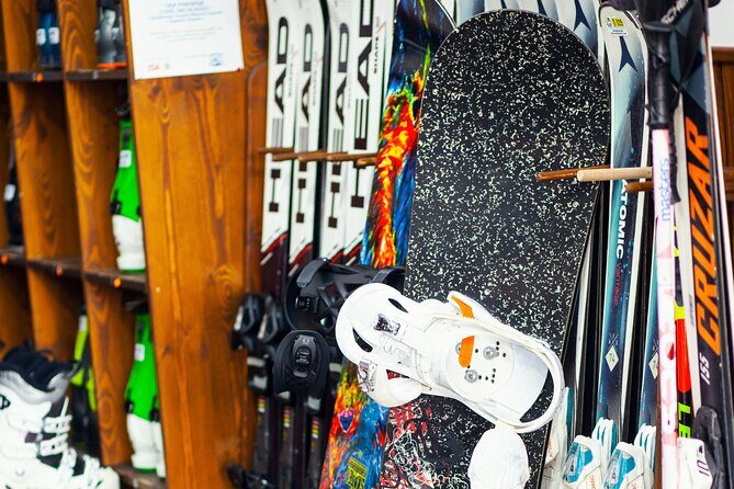 Ski and snowboard equipment in Bansko,Bulgaria - Ski and snowboard rental at Twins Ski School, Bansko: easy access near the gondola