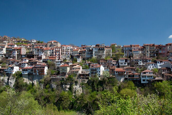Veliko Tarnovo and Arbanassi Small-Group Day Trip from Sofia - Veliko Tarnovo: Tsarevets Fortress and the city that tells a story