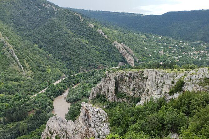 Wine trip with The Jolly Vintners near Sofia - Wine tasting by the river: Ritli rock formations make it memorable